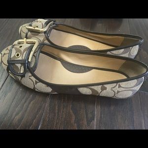 Coach flats